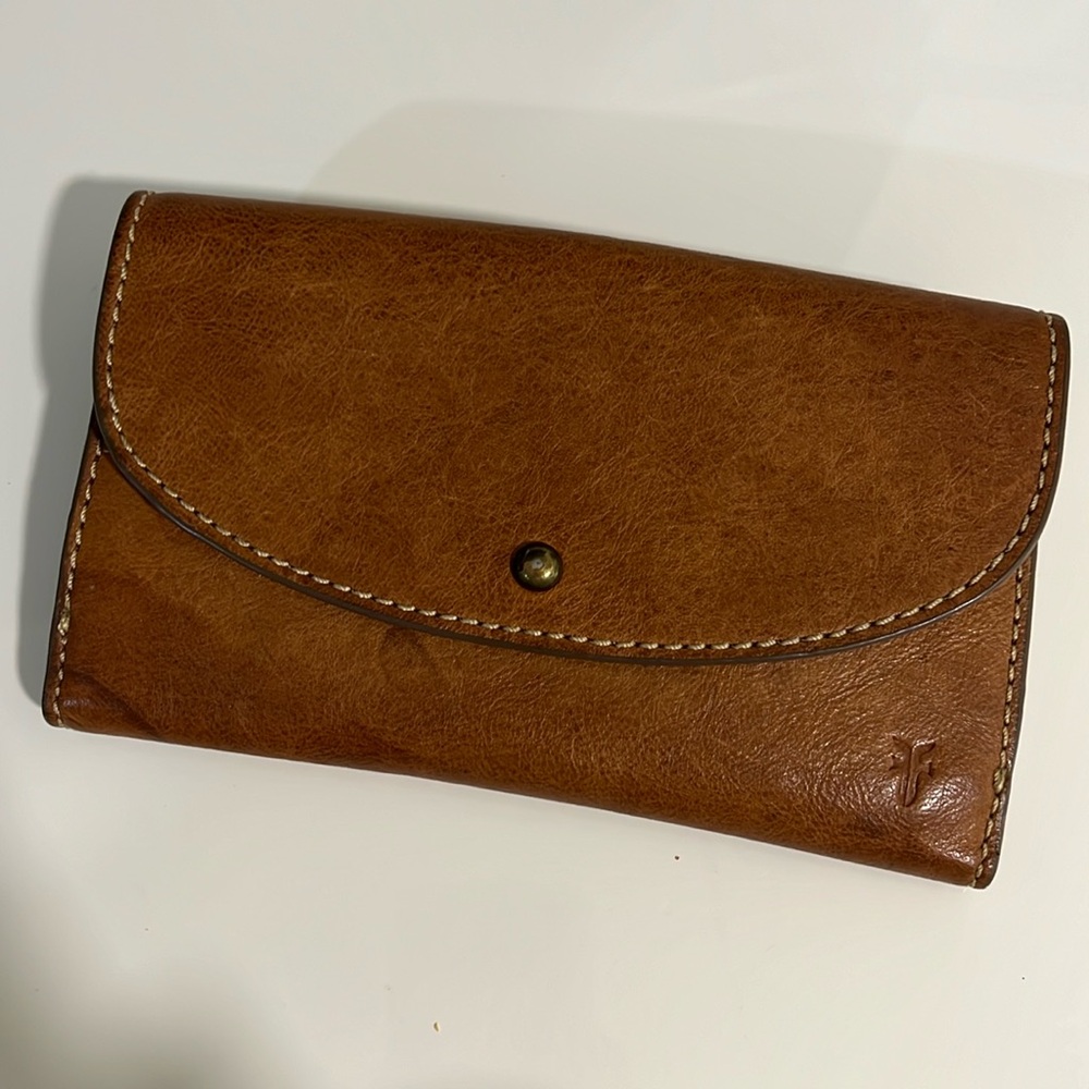 Frye wallet - barely used